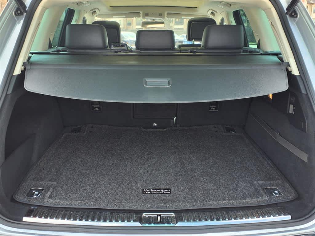 Thumbnail: 2015 Volkswagen Touareg - 13