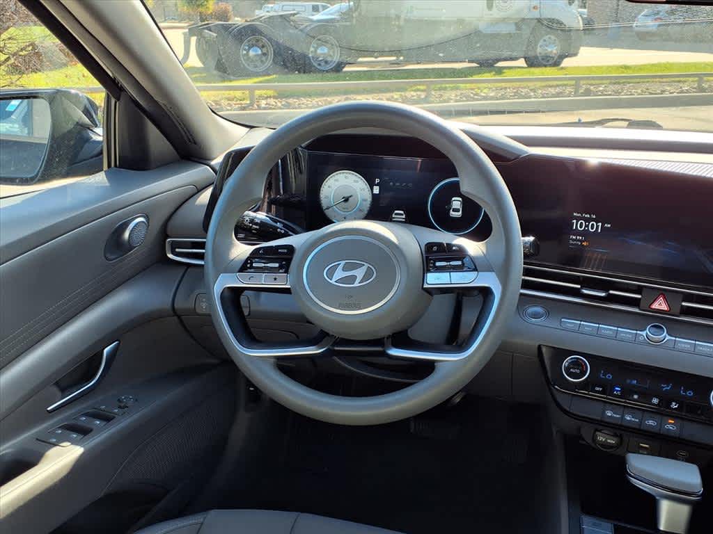 Thumbnail: 2024 Hyundai Elantra - 16