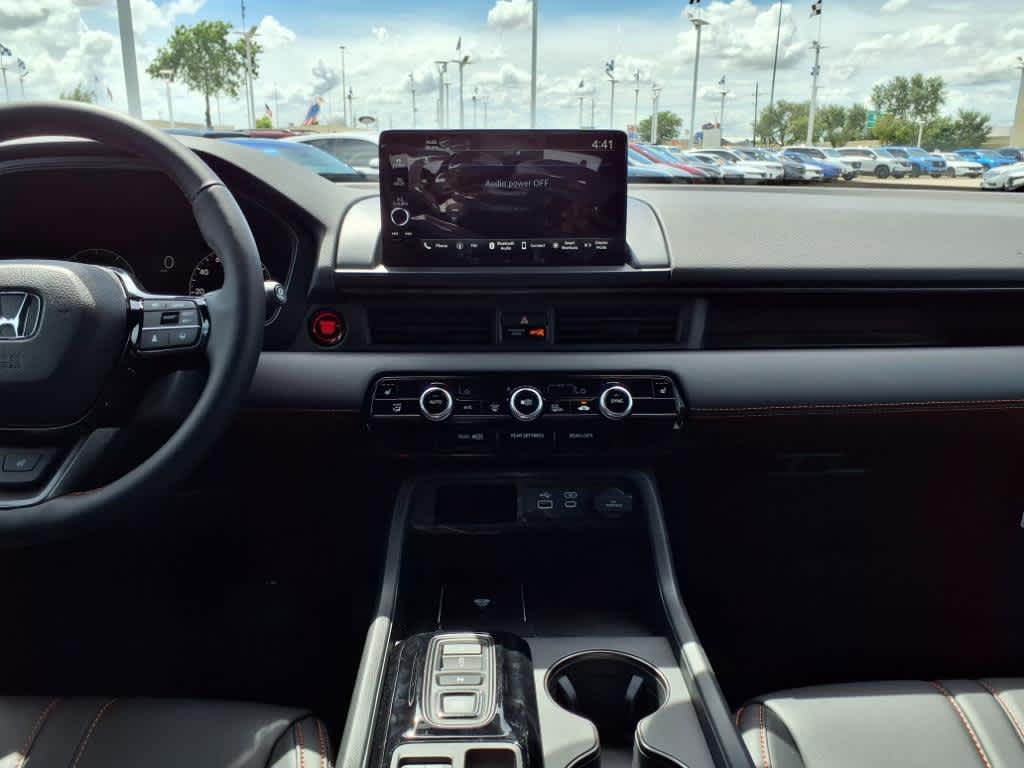 Thumbnail: 2025 Honda Pilot - 16