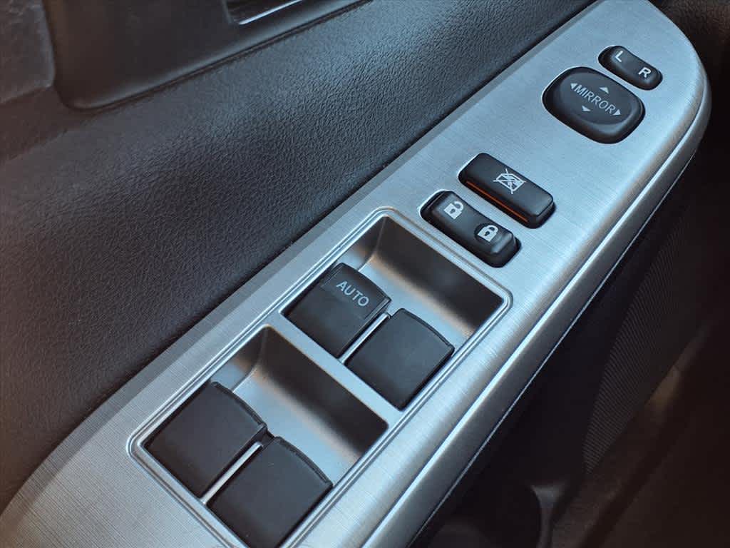 Thumbnail: 2013 Toyota Camry - 23