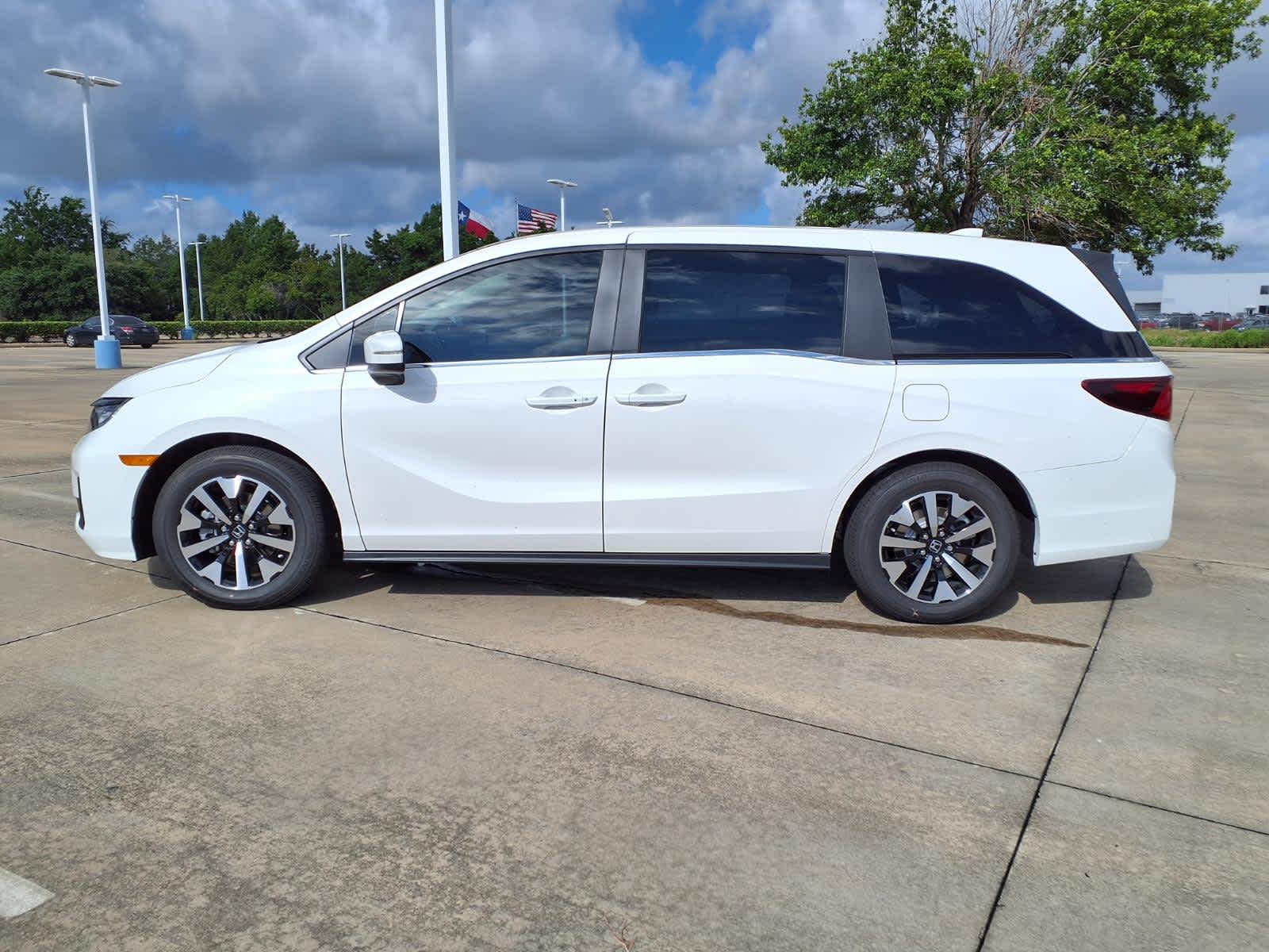 Thumbnail: 2026 Honda Odyssey - 3