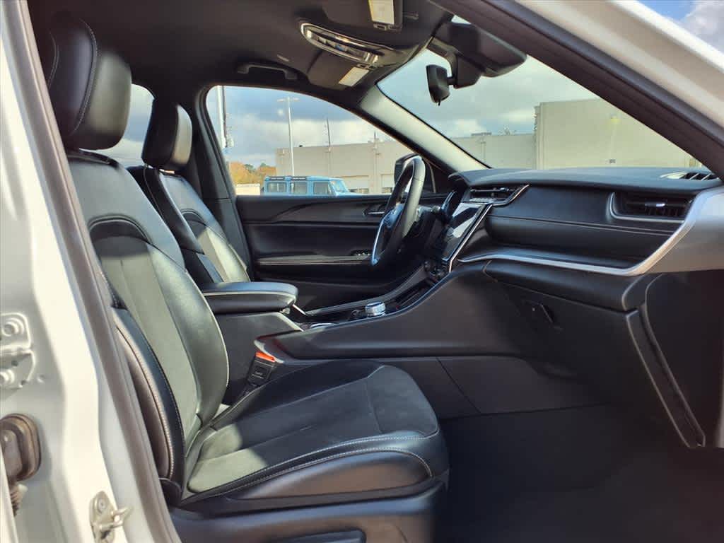 Thumbnail: 2023 Jeep Grand Cherokee - 14