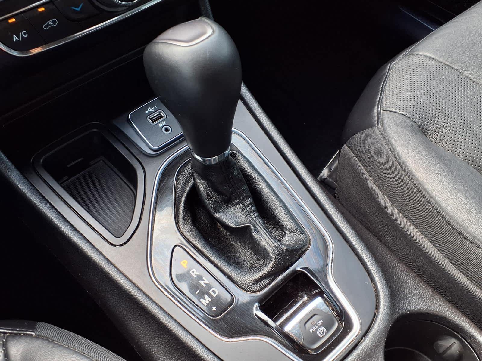 Thumbnail: 2019 Jeep Cherokee - 23