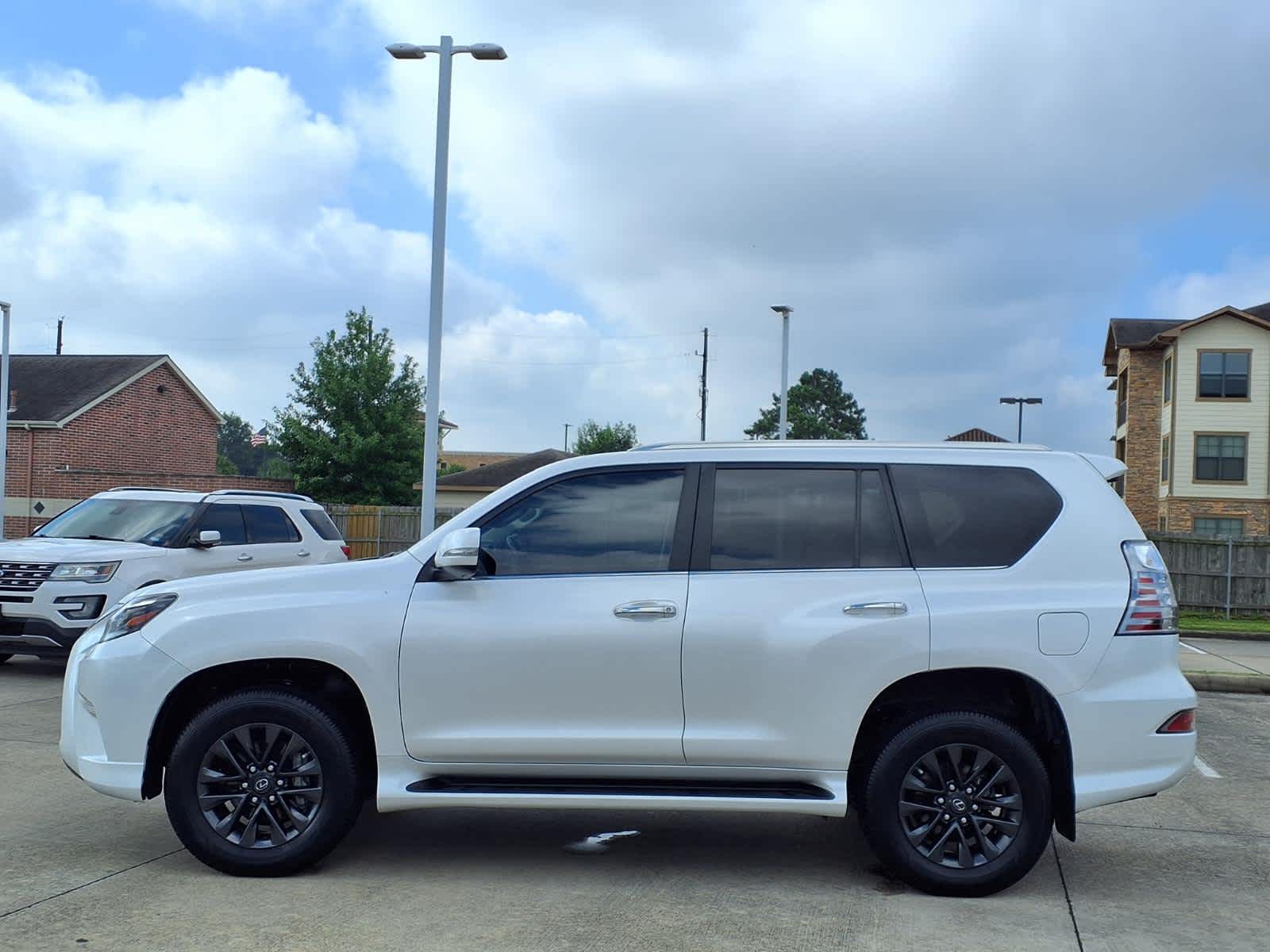 Thumbnail: 2023 Lexus GX - 3