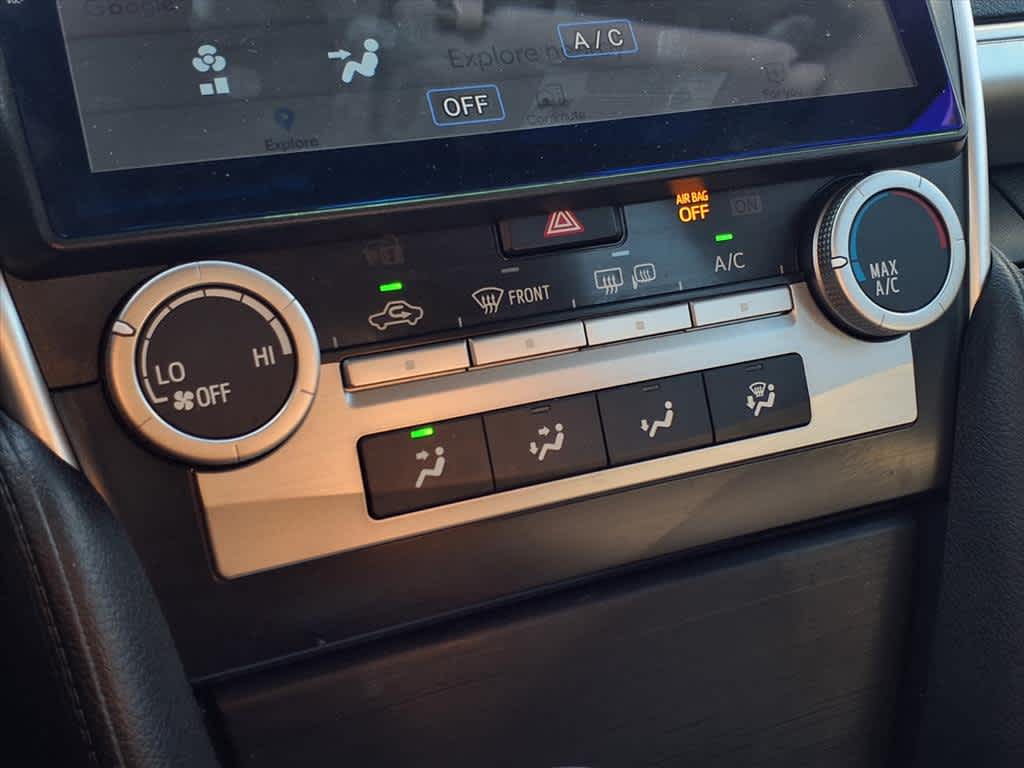 Thumbnail: 2013 Toyota Camry - 24