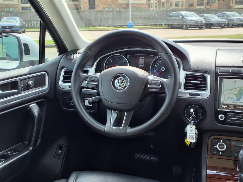 Thumbnail: 2015 Volkswagen Touareg - 14