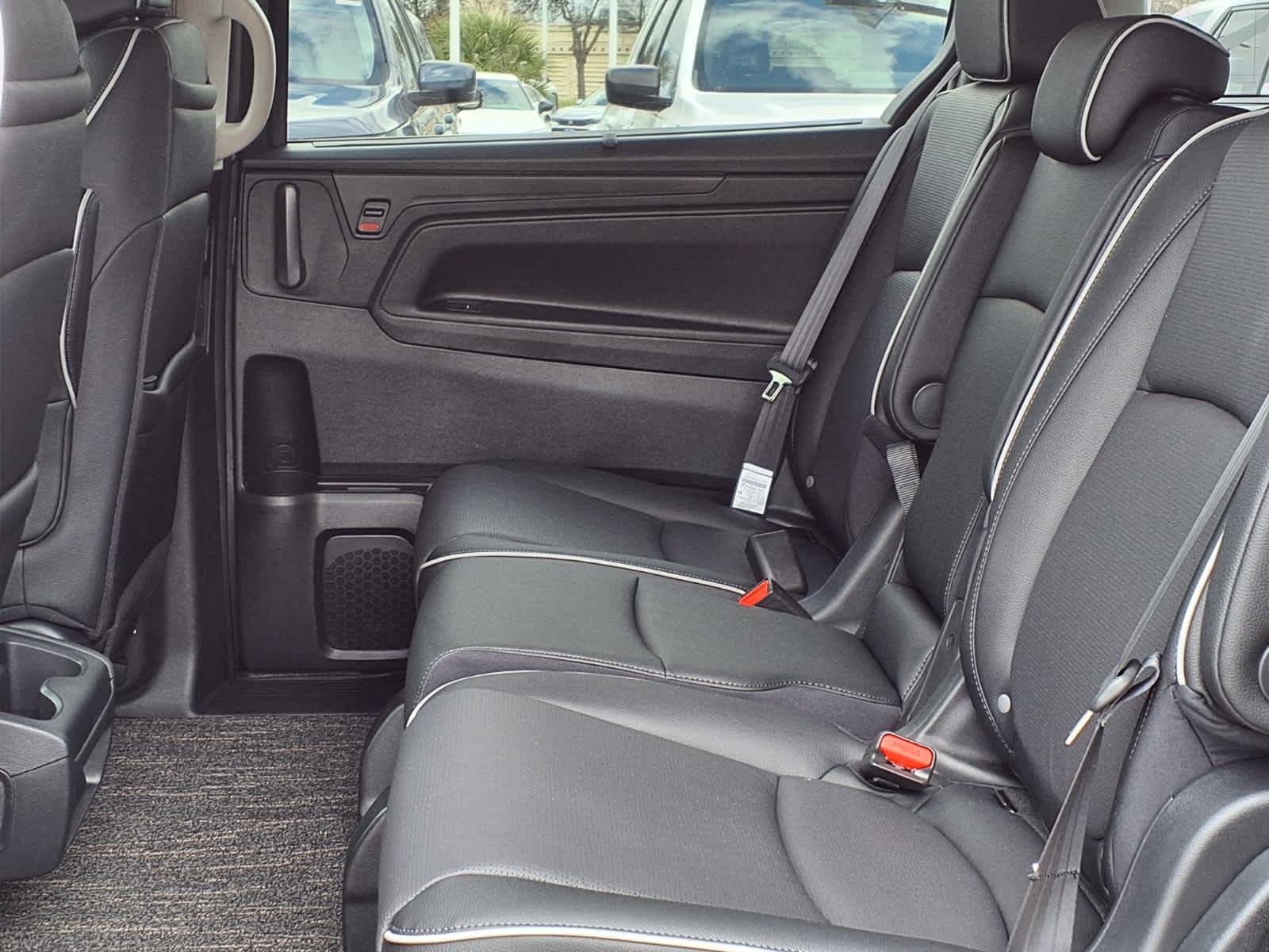 Thumbnail: 2026 Honda Odyssey - 12