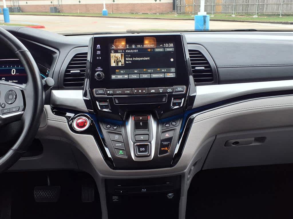 Thumbnail: 2018 Honda Odyssey - 16