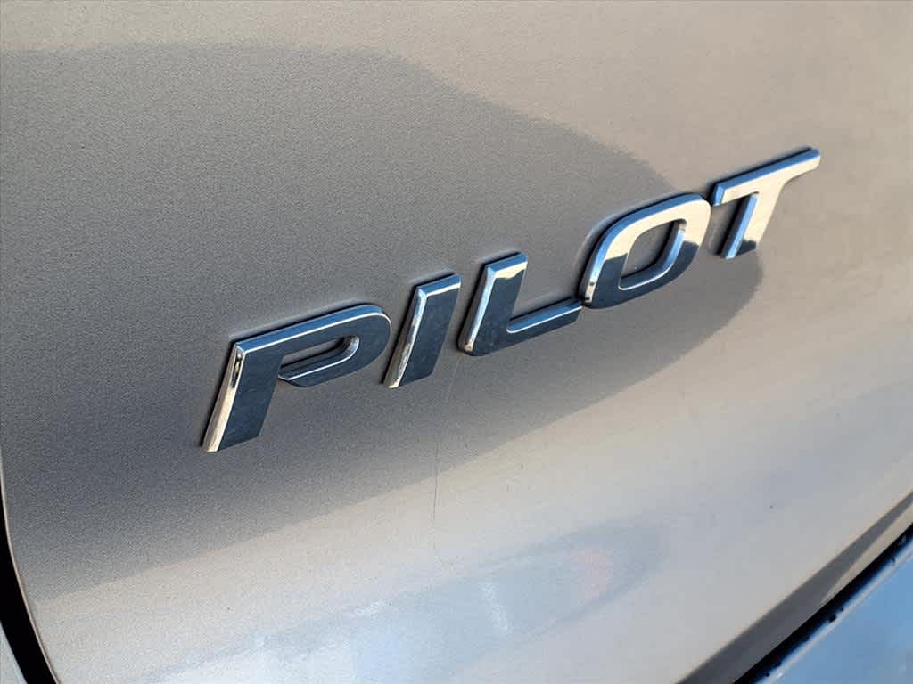 Thumbnail: 2017 Honda Pilot - 7