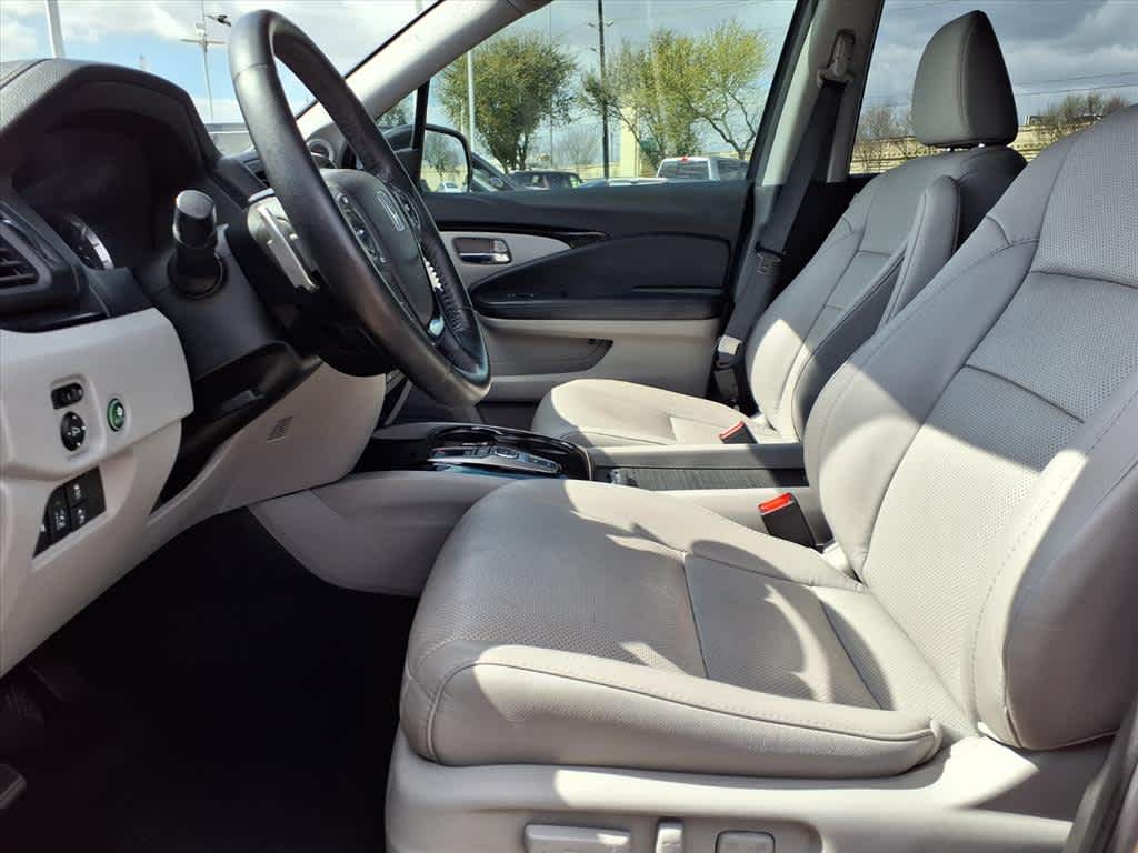 Thumbnail: 2018 Honda Pilot - 11