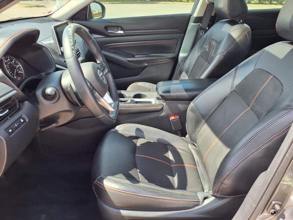 Thumbnail: 2019 Nissan Altima - 9