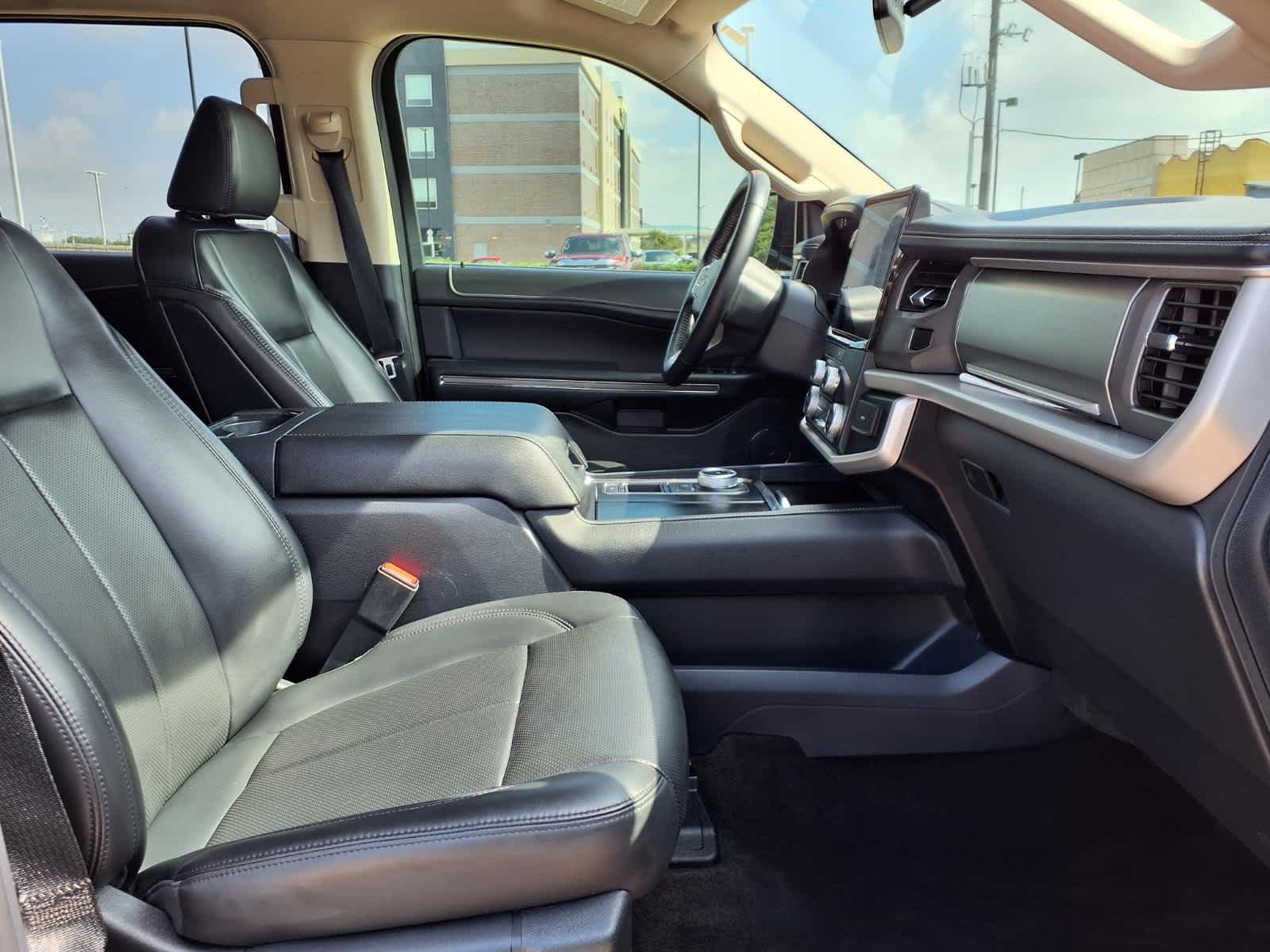 Thumbnail: 2022 Ford Expedition - 12