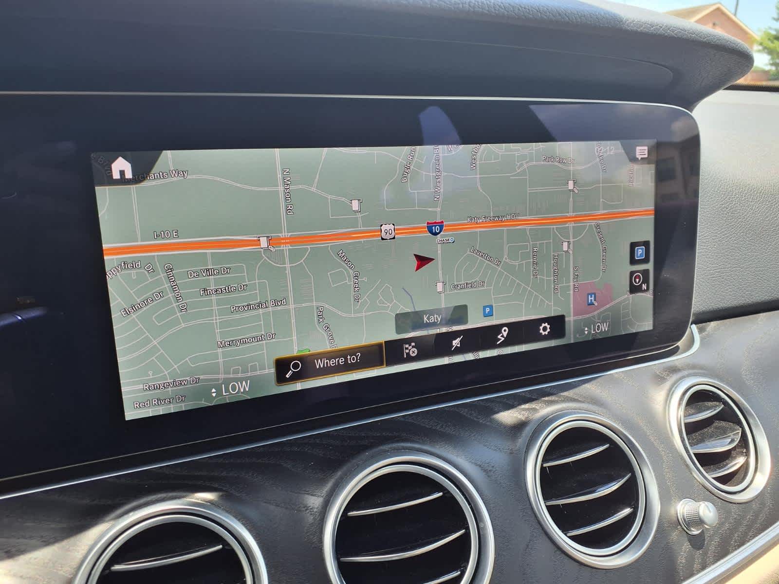 Thumbnail: 2022 Mercedes-Benz E-Class - 17