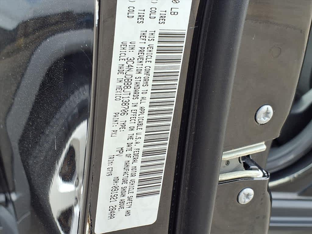 Thumbnail: 2018 Jeep Compass - 21