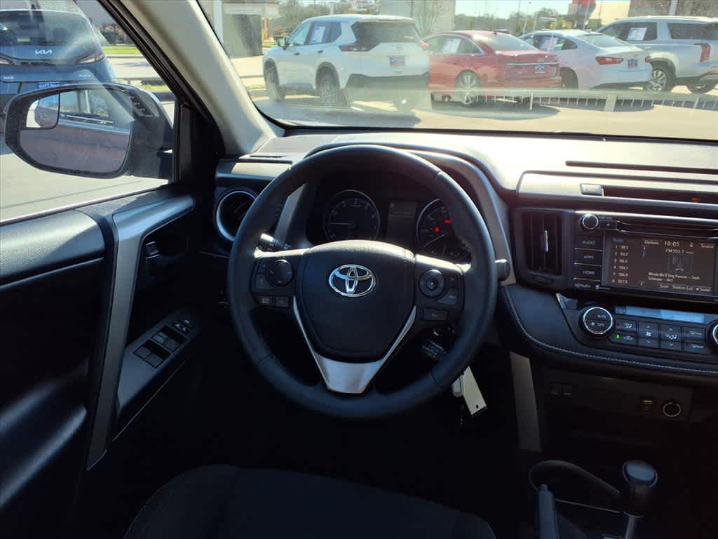 Thumbnail: 2017 Toyota RAV4 - 15
