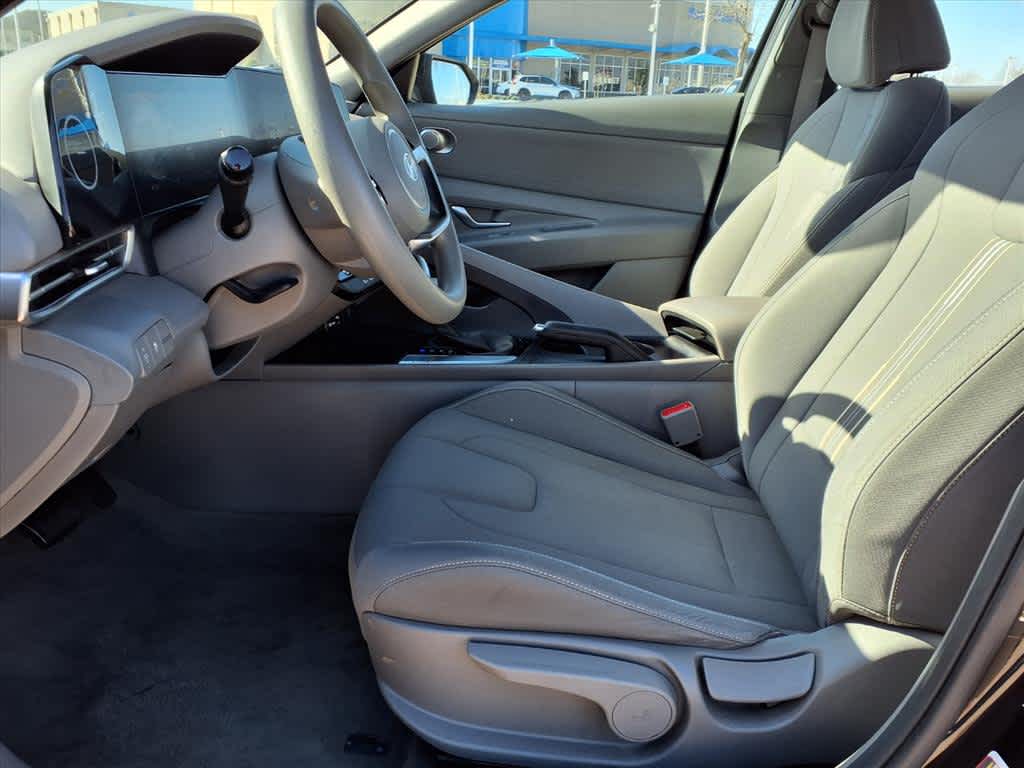 Thumbnail: 2024 Hyundai Elantra - 11