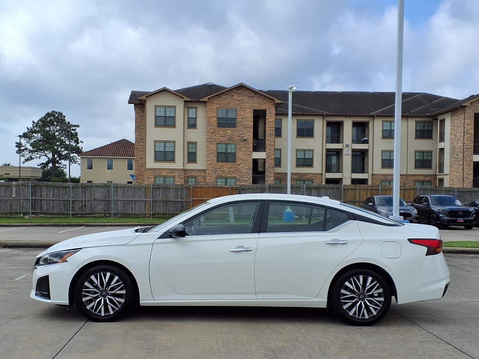 Thumbnail: 2025 Nissan Altima - 4