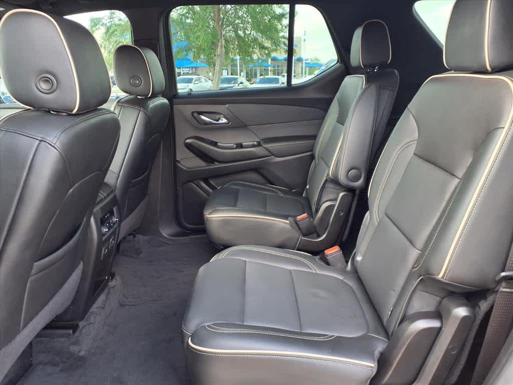 Thumbnail: 2022 Chevrolet Traverse - 13