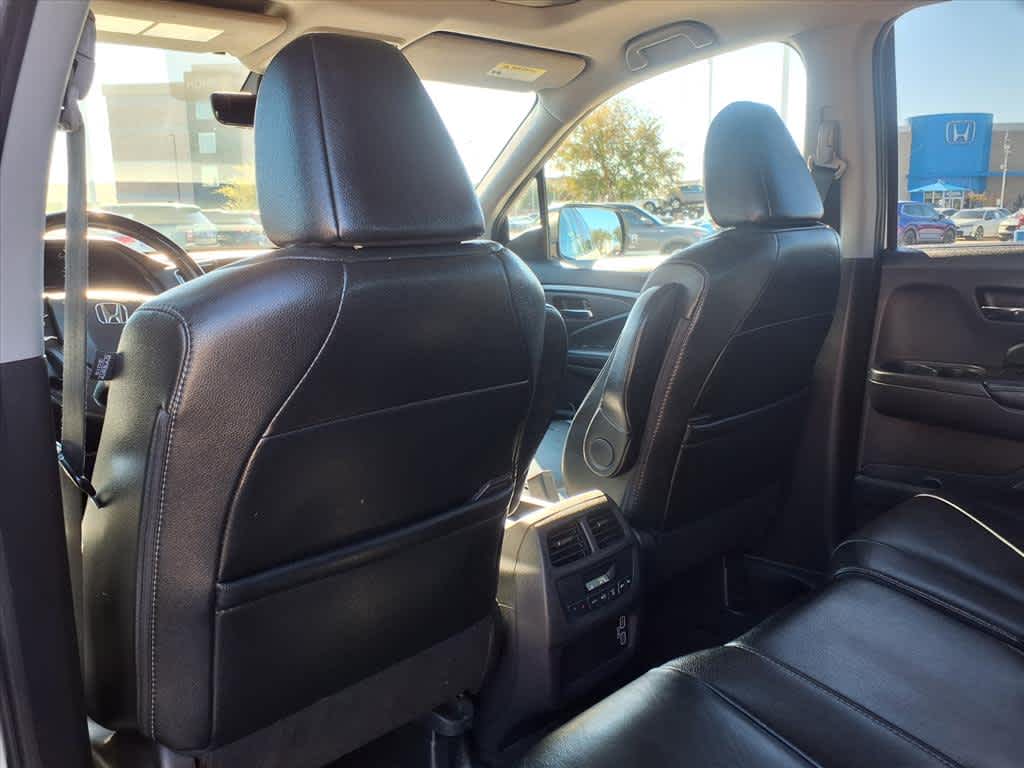 Thumbnail: 2019 Honda Pilot - 12