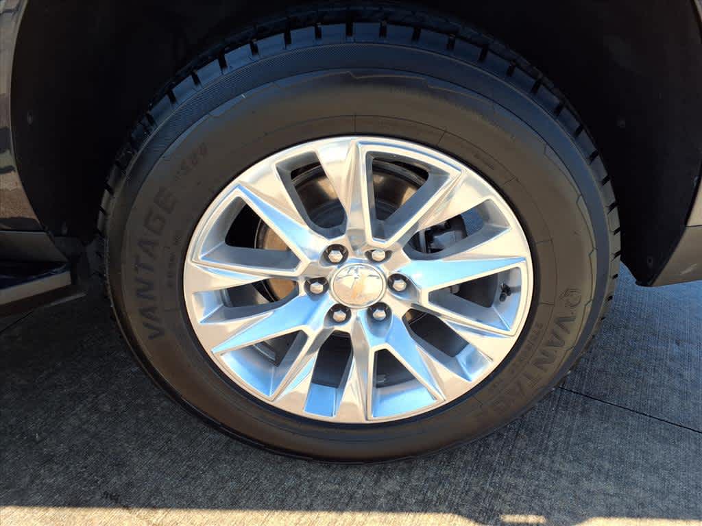 Thumbnail: 2024 Chevrolet Suburban - 9