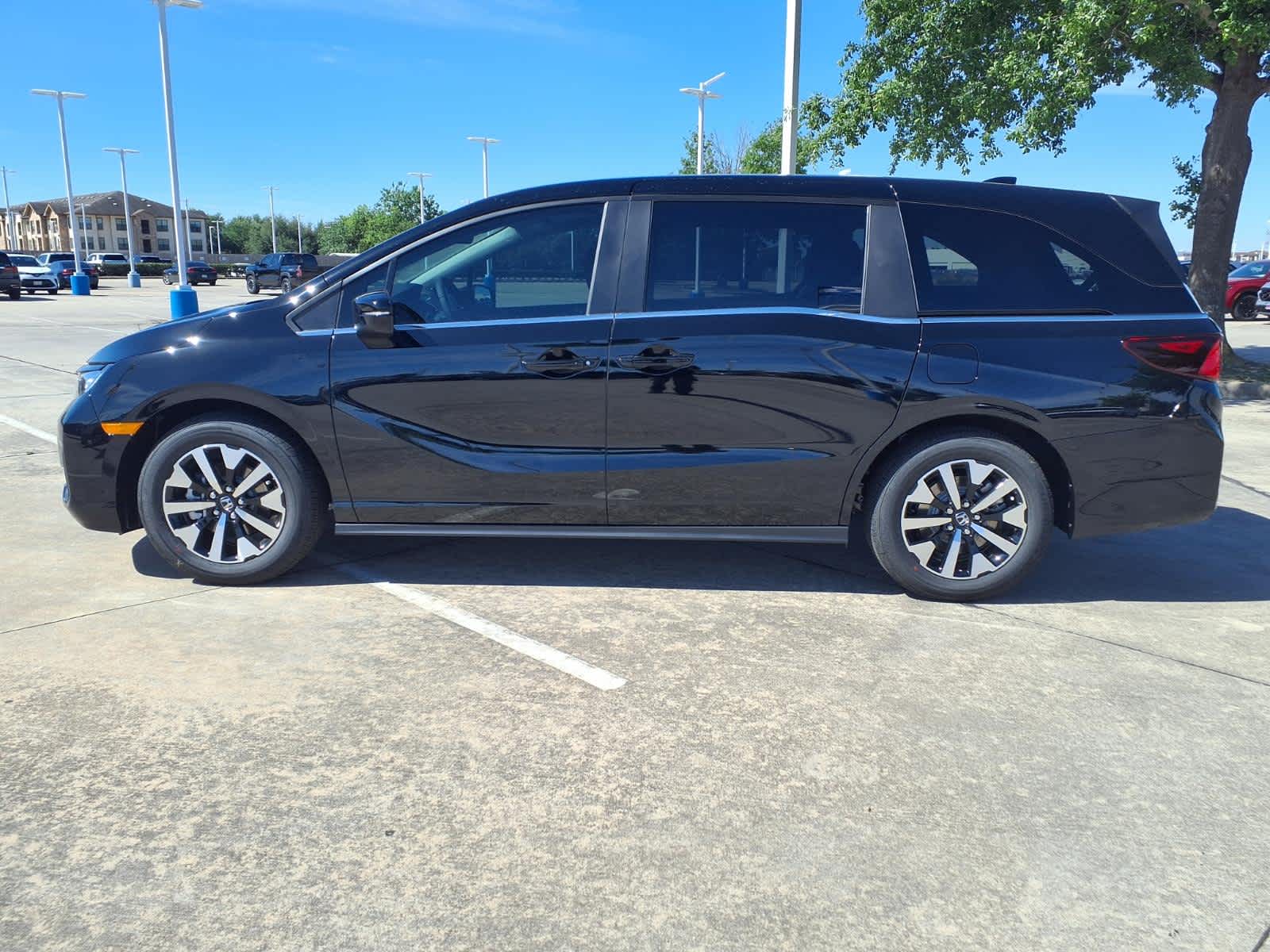 Thumbnail: 2026 Honda Odyssey - 3