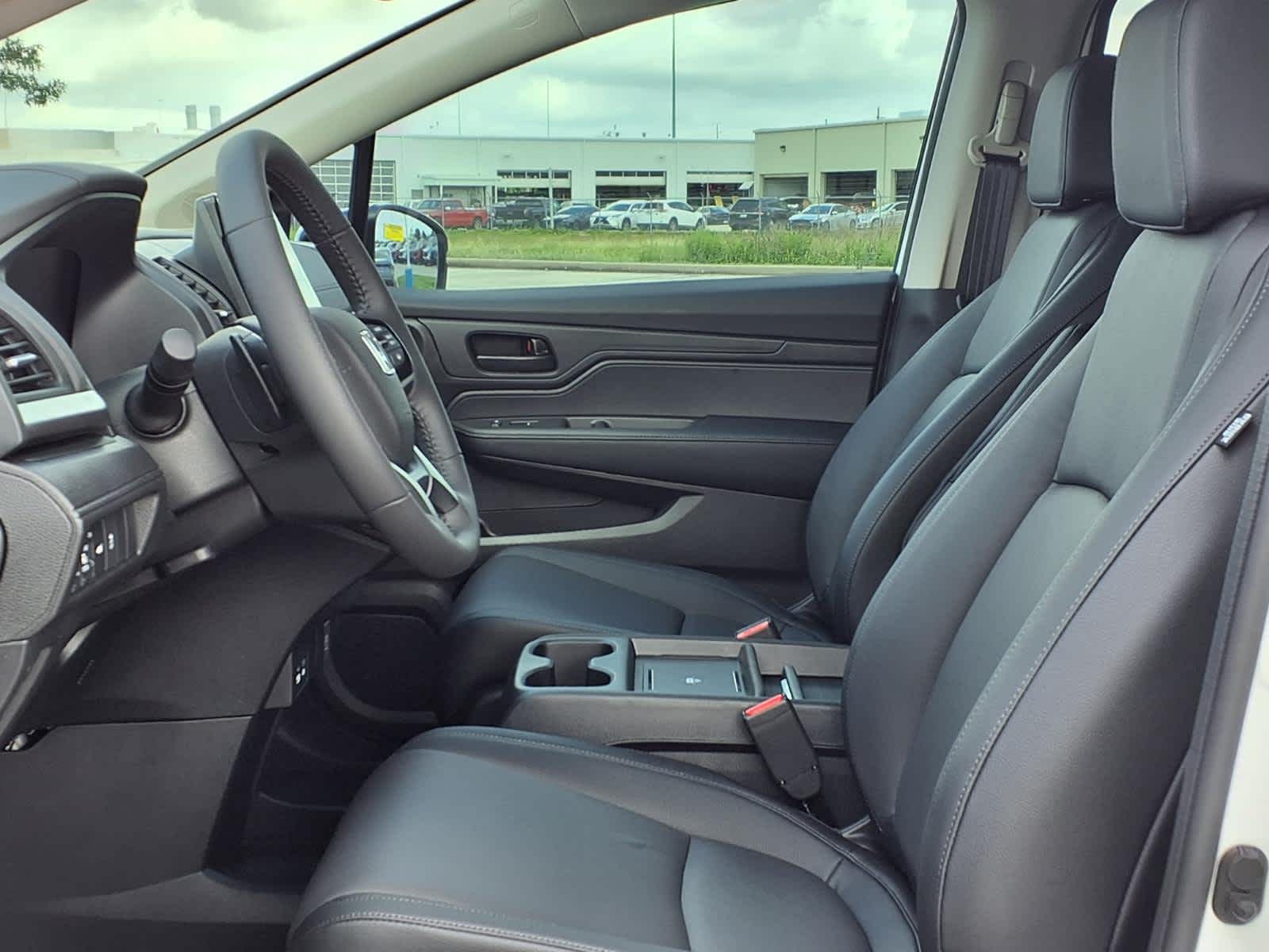 Thumbnail: 2026 Honda Odyssey - 10