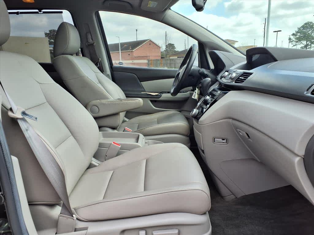 Thumbnail: 2013 Honda Odyssey - 14