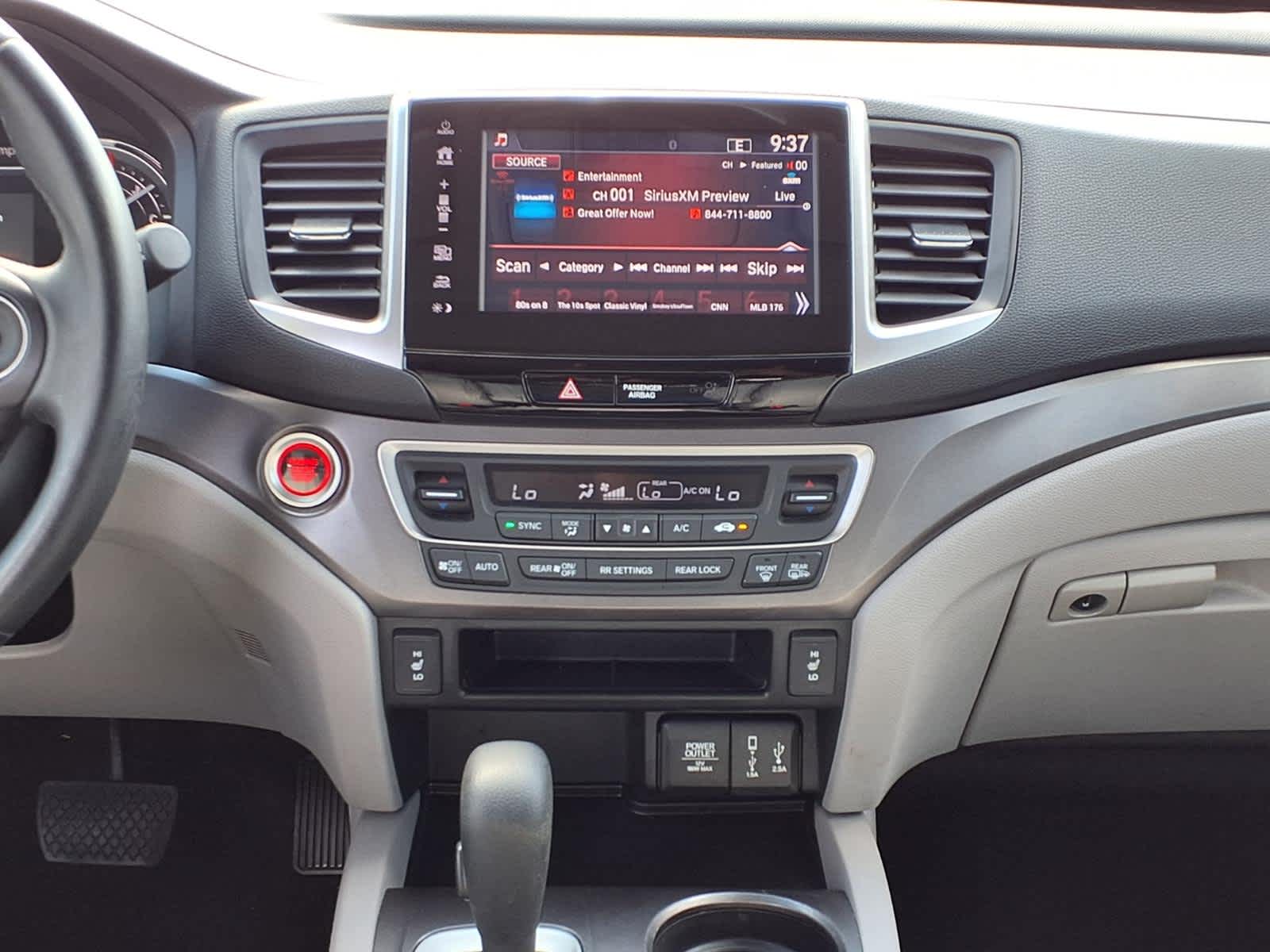 Thumbnail: 2017 Honda Pilot - 14