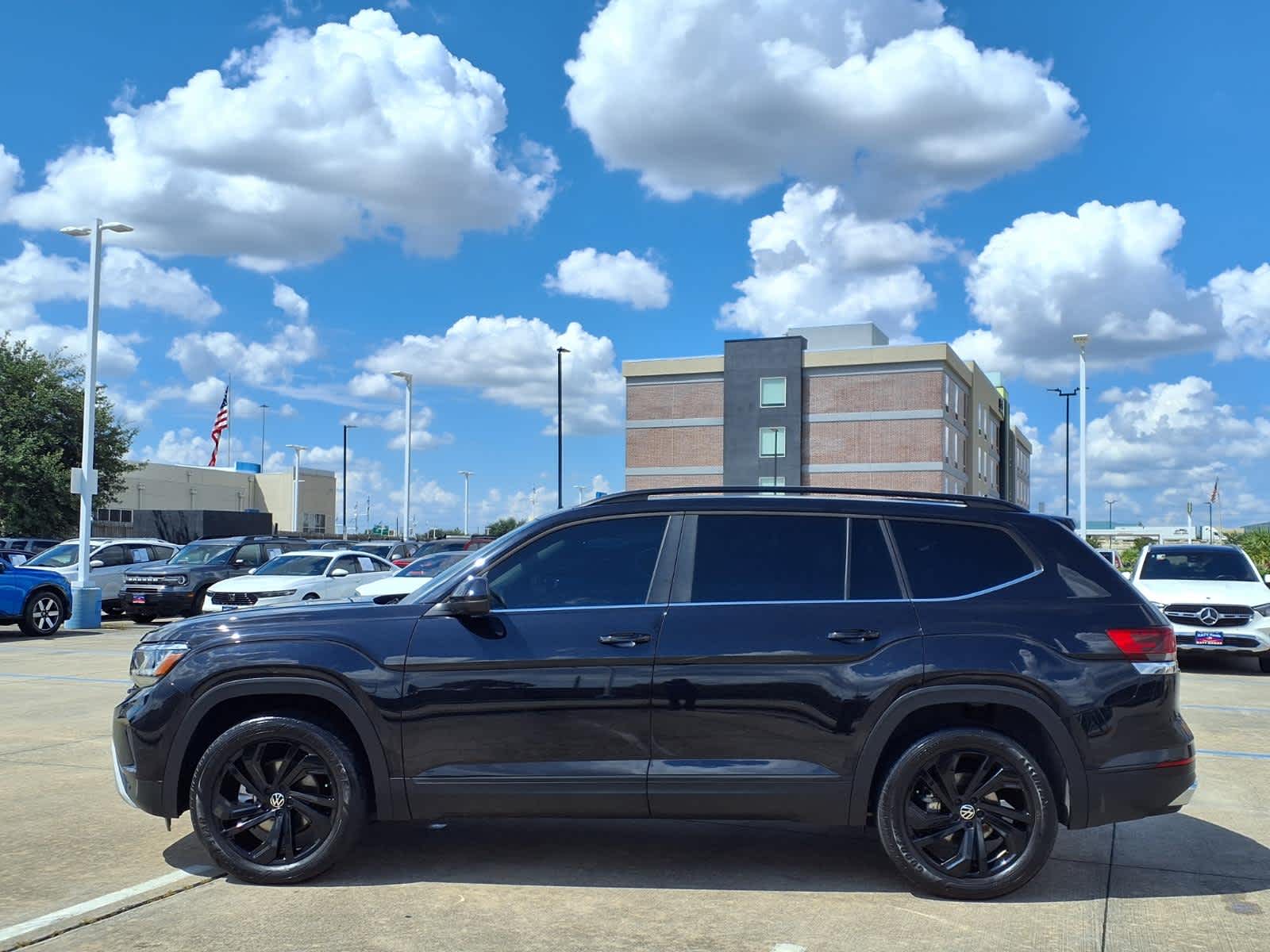 Used 2023 Volkswagen Atlas 3.6L V6 SE w/Technology SUV