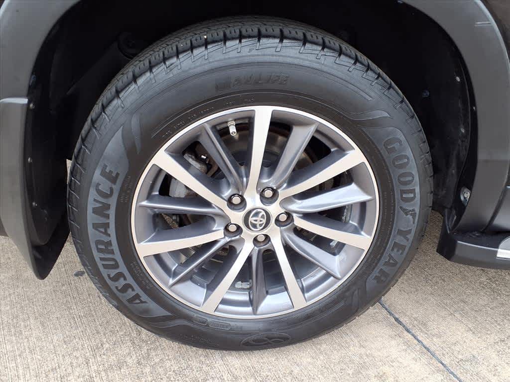 Thumbnail: 2019 Toyota Highlander - 8