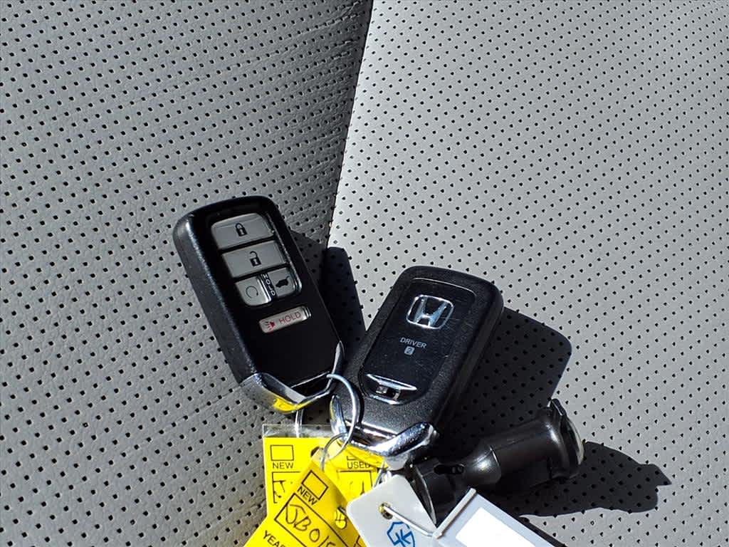 Thumbnail: 2018 Honda Pilot - 24