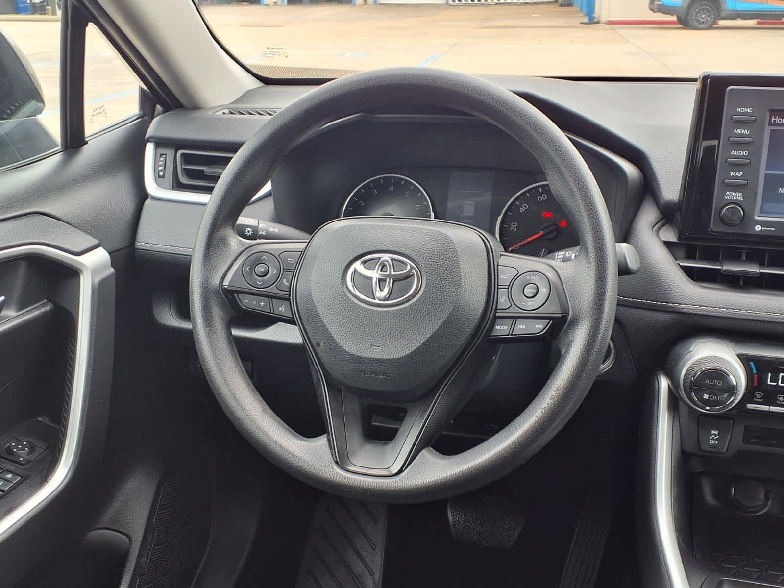 Thumbnail: 2022 Toyota RAV4 - 15
