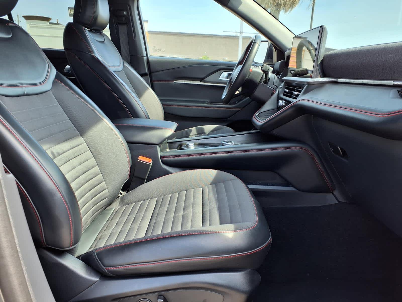 Thumbnail: 2025 Ford Explorer - 15