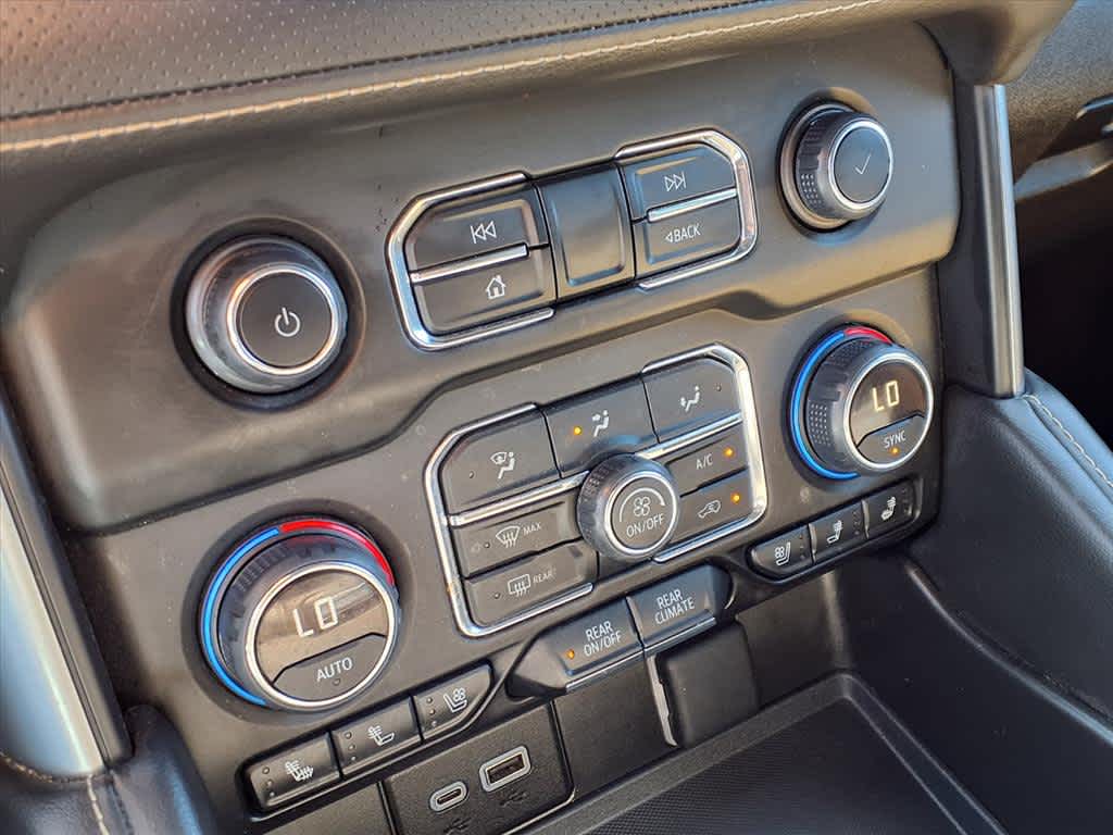 Thumbnail: 2024 Chevrolet Suburban - 21