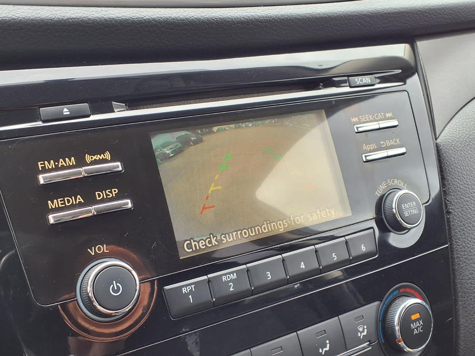 Thumbnail: 2016 Nissan Rogue - 18