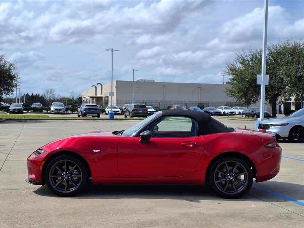 Thumbnail: 2016 Mazda MX-5 Miata - 4