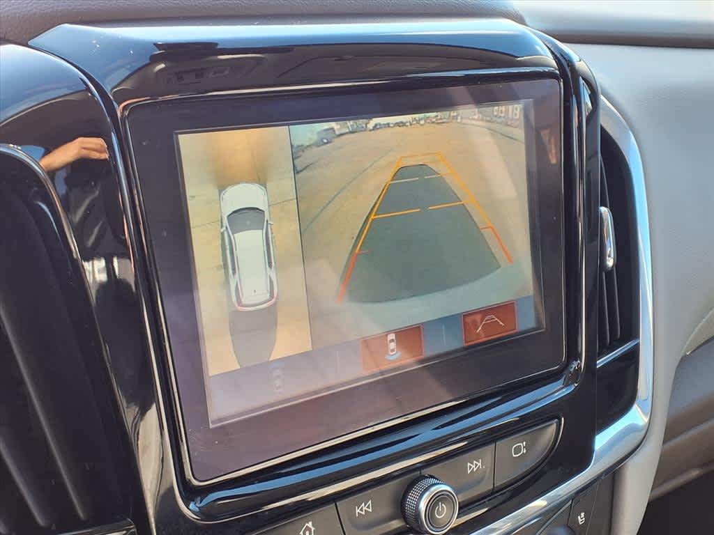 Thumbnail: 2018 Chevrolet Traverse - 16