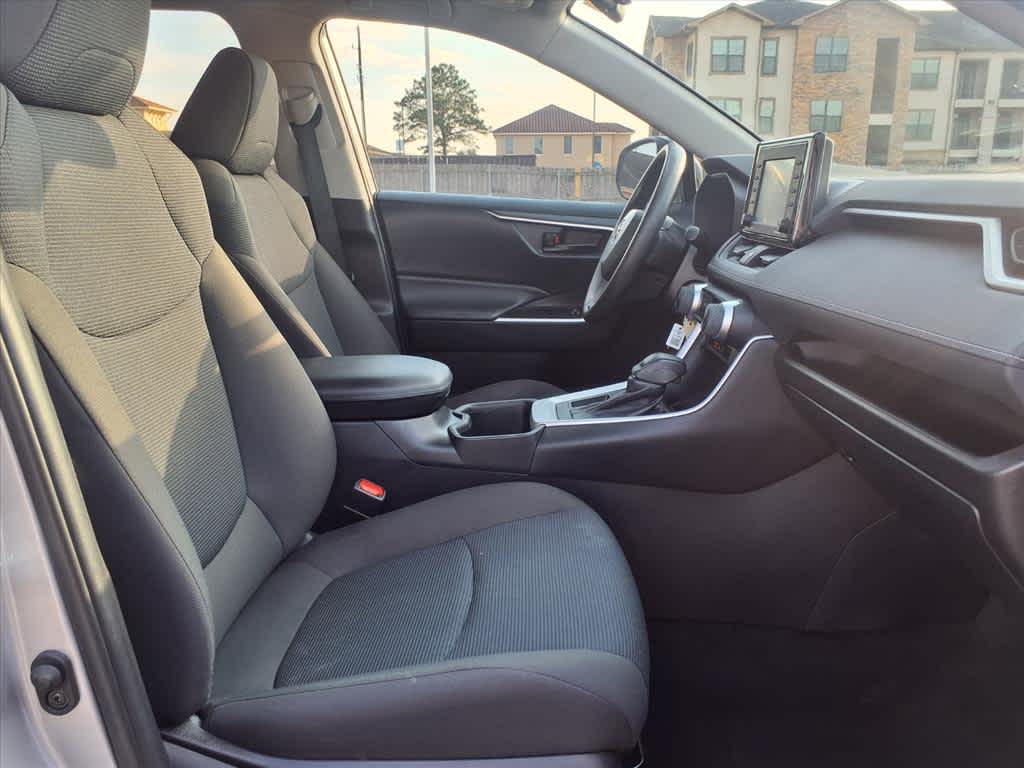 Thumbnail: 2022 Toyota RAV4 - 14