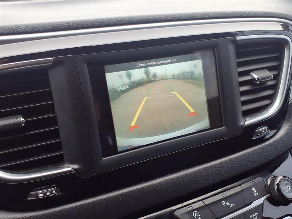 Thumbnail: 2018 Chrysler Pacifica - 22