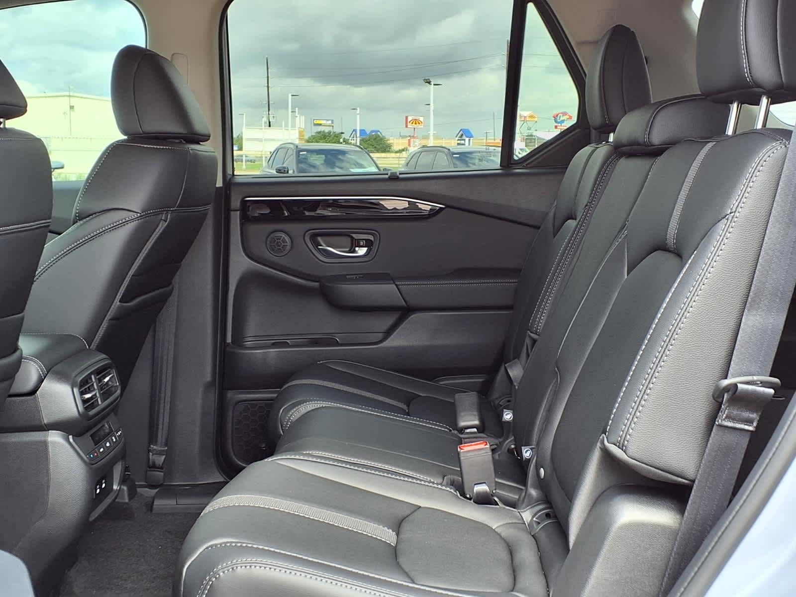 Thumbnail: 2026 Honda Pilot - 12