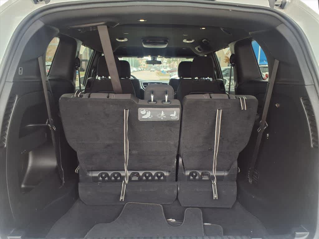 Thumbnail: 2018 Chrysler Pacifica - 19