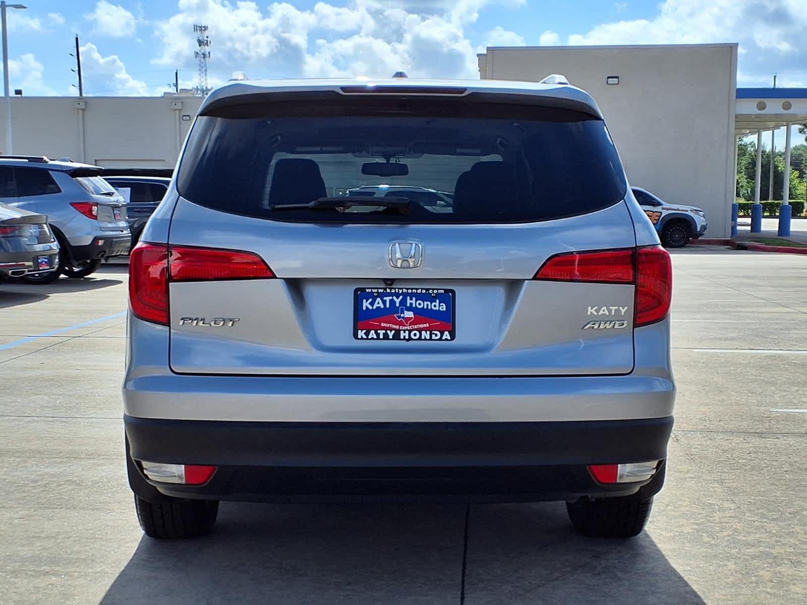 Thumbnail: 2017 Honda Pilot - 5