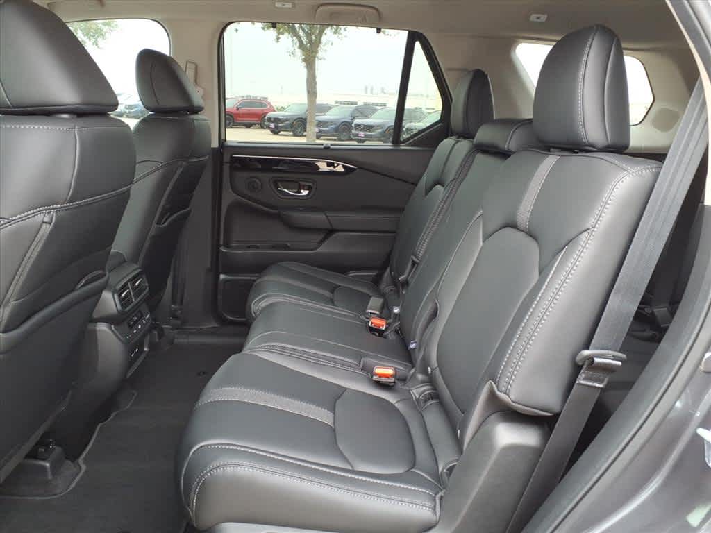 Thumbnail: 2025 Honda Pilot - 13