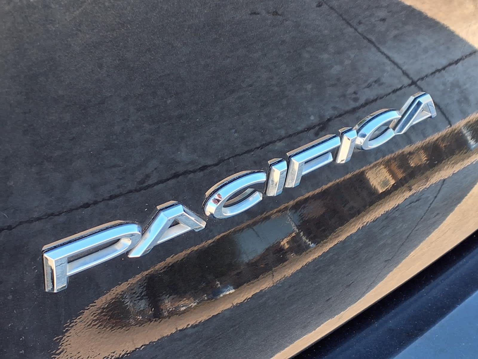 Thumbnail: 2017 Chrysler Pacifica - 7