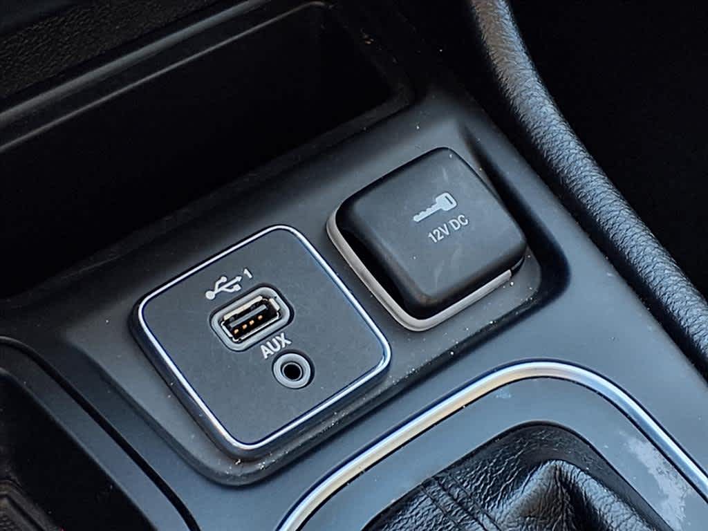 Thumbnail: 2020 Jeep Cherokee - 20