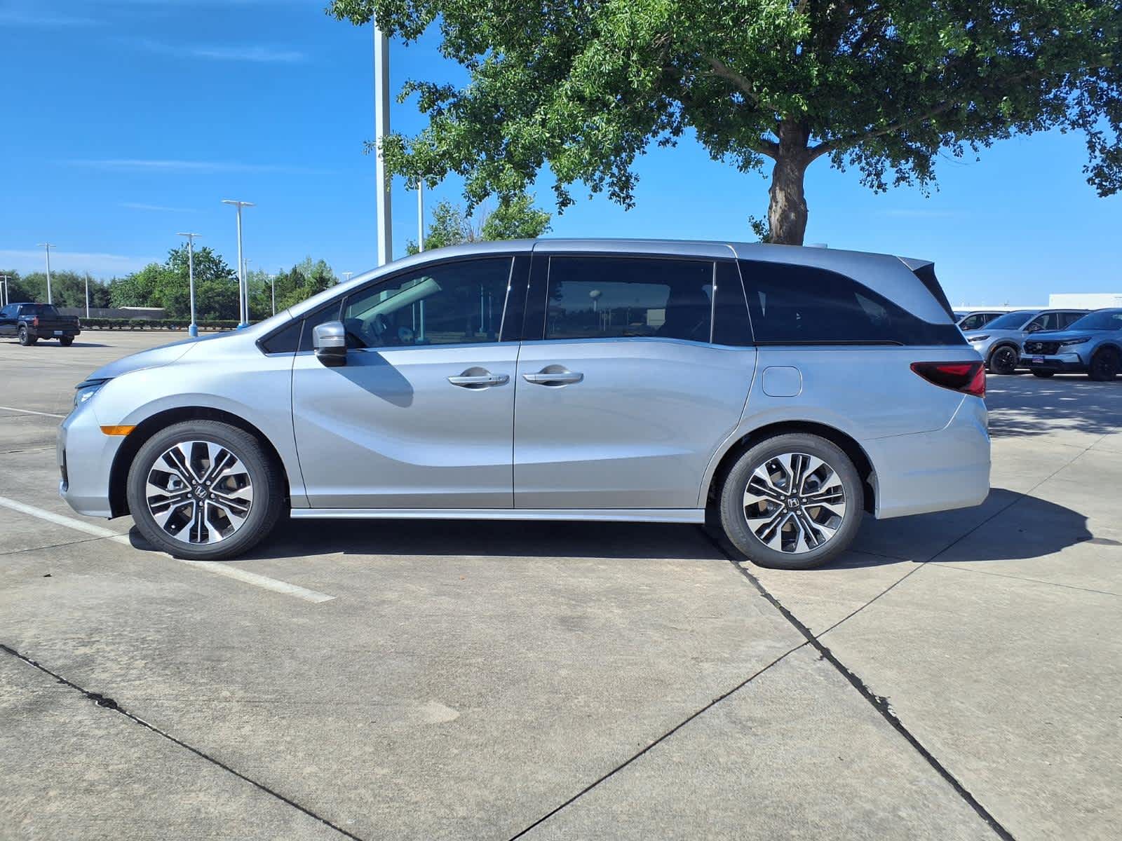 Thumbnail: 2026 Honda Odyssey - 3