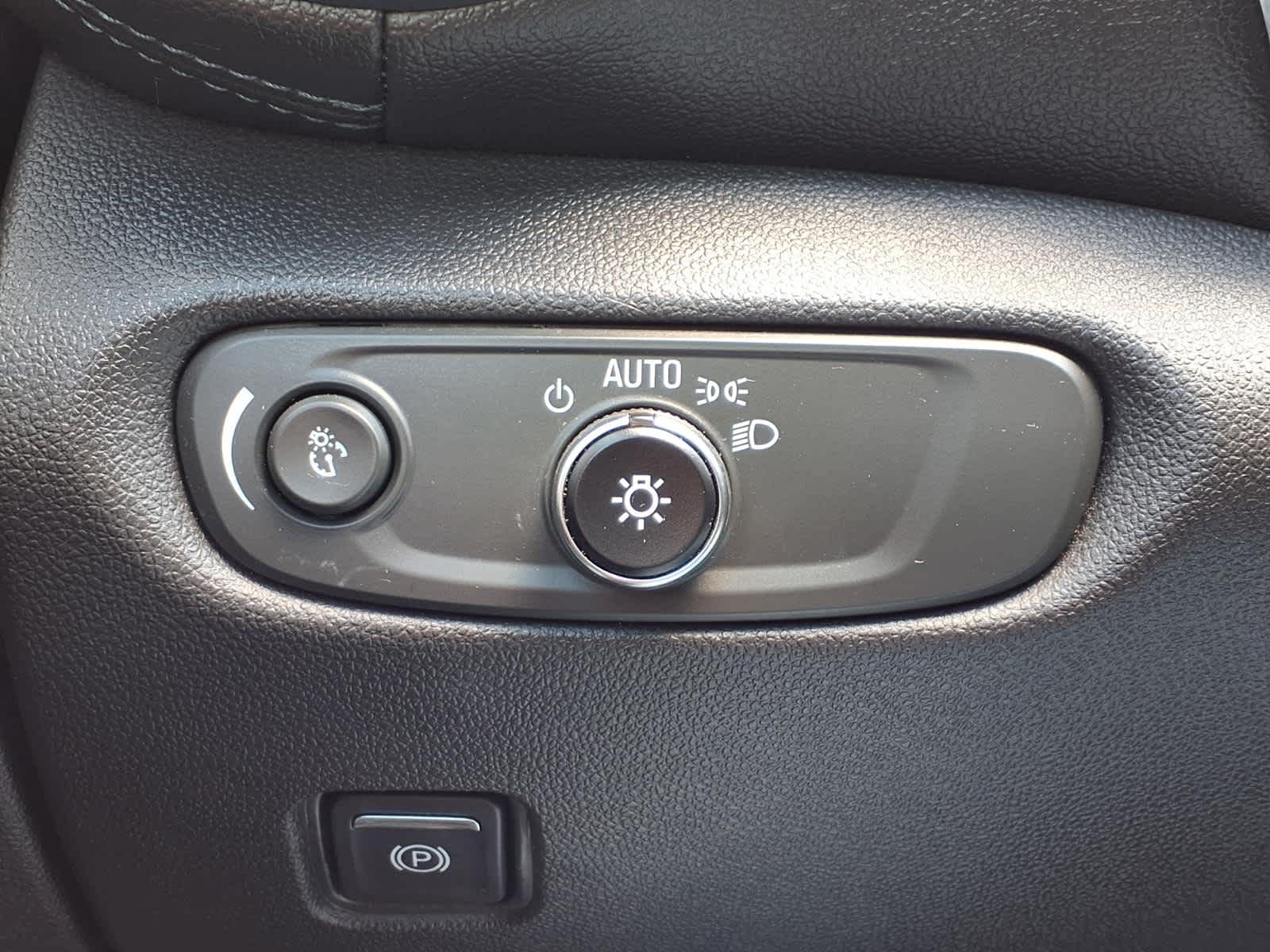 Thumbnail: 2019 Chevrolet Blazer - 22