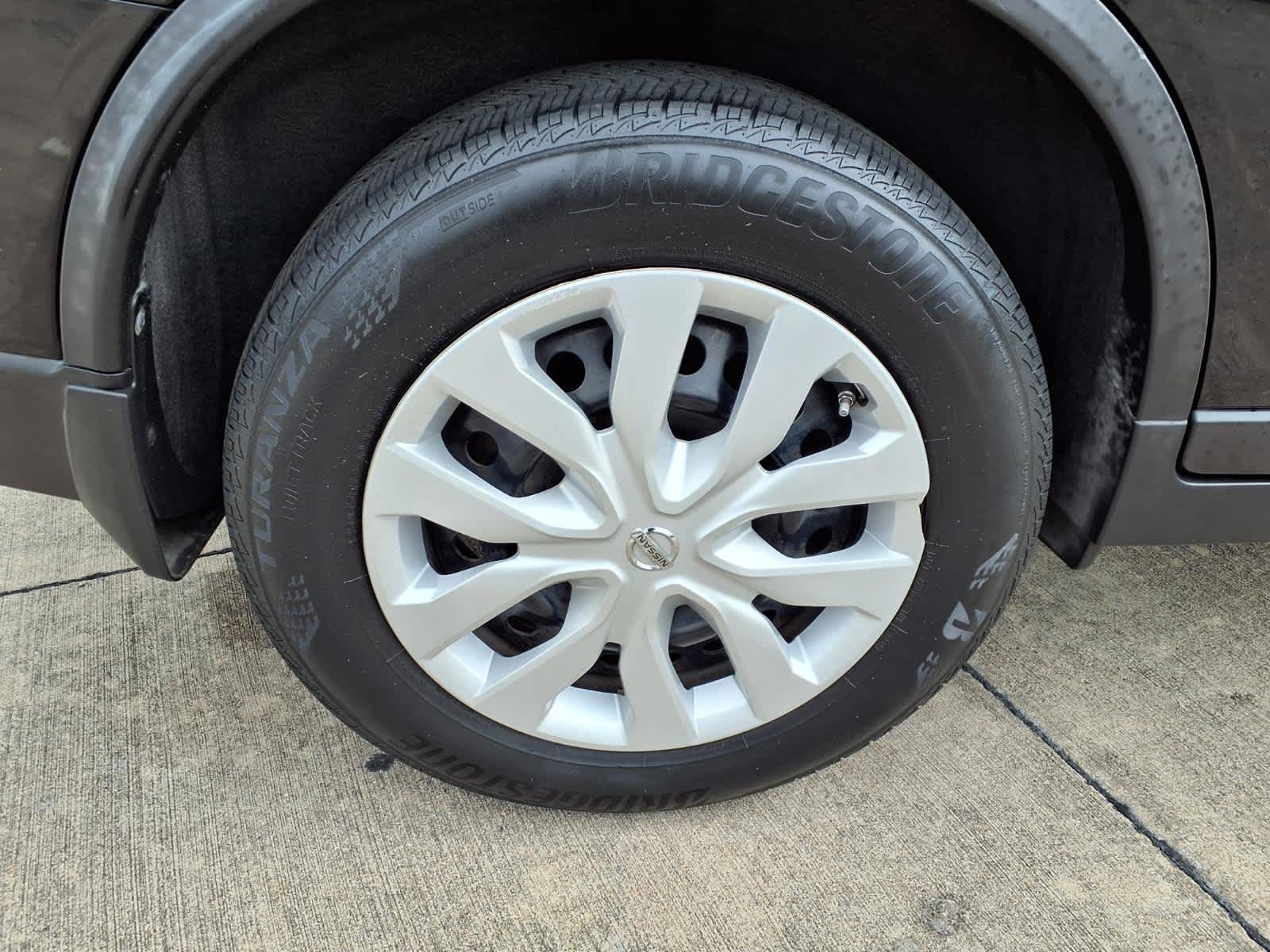 Thumbnail: 2016 Nissan Rogue - 8