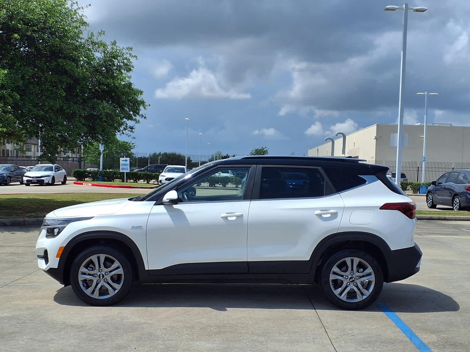 Thumbnail: 2021 Kia Seltos - 4