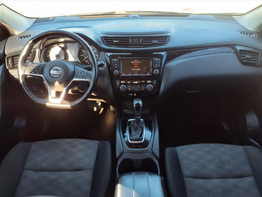 Thumbnail: 2021 Nissan Rogue Sport - 10